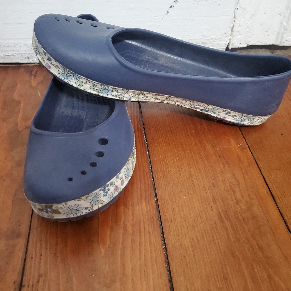 Women's DG rubber slip on shoes size 7